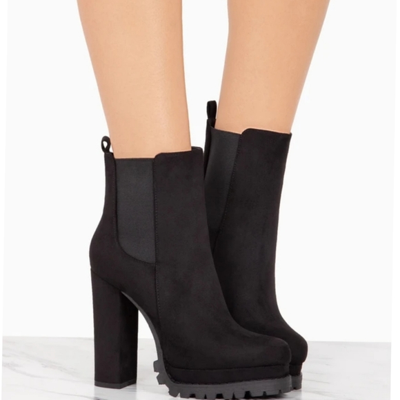 On fire Boots - Picture 3 of 3